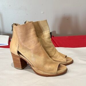 Stylish Tan Leather Ankle Booties